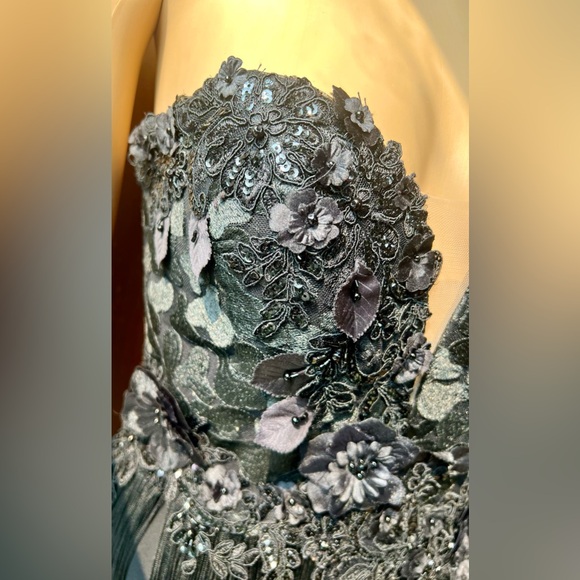 ALFABETA Gorgeous Sequined, Lace & Tassle Evening Gown. Elegant Yet Sexy Size S - Picture 12 of 17